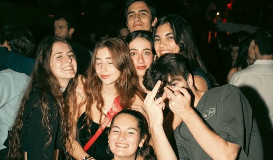 Madrid: Pub Crawl | Free shot & Free Club entry - From bar stops to Madrid’s club hours