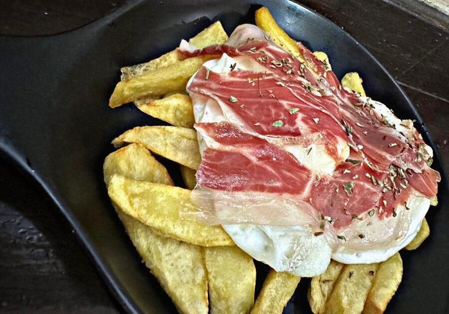 Madrid: Tapas Tour, Drinks and rooftop with panoramic views - The rooftop finish near Gran Vía