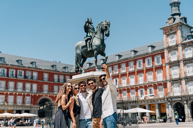 Madrid Tapas & Wine Tour with Rooftop Views and Local Guide - Beef cheeks and potatoes on Huertas Street