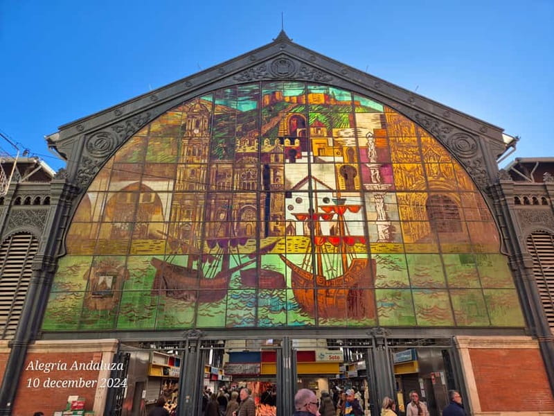 Málaga: Highlights Walking Tour with Drinks and Tapas - Starting beside the Marquis de Larios statue