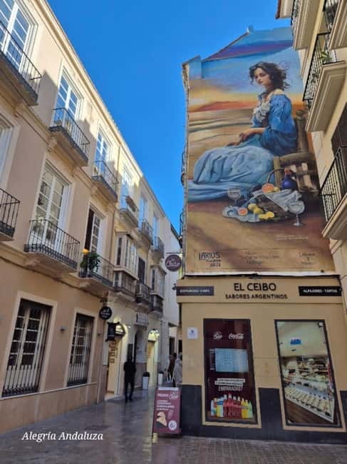 Málaga: Highlights Walking Tour with Drinks and Tapas - Who will enjoy this Málaga walk?