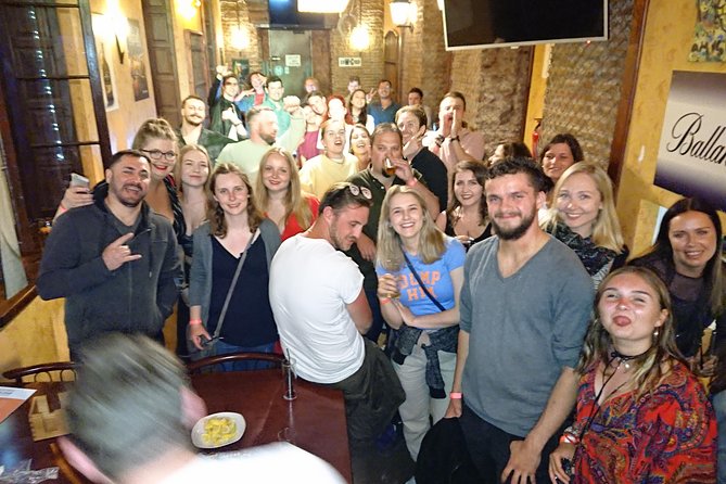 Malaga Nightlife Pub Crawl Tour with Drinks and Clubs Entry - The 10:15 p.m. meeting at Plaza de la Constitución