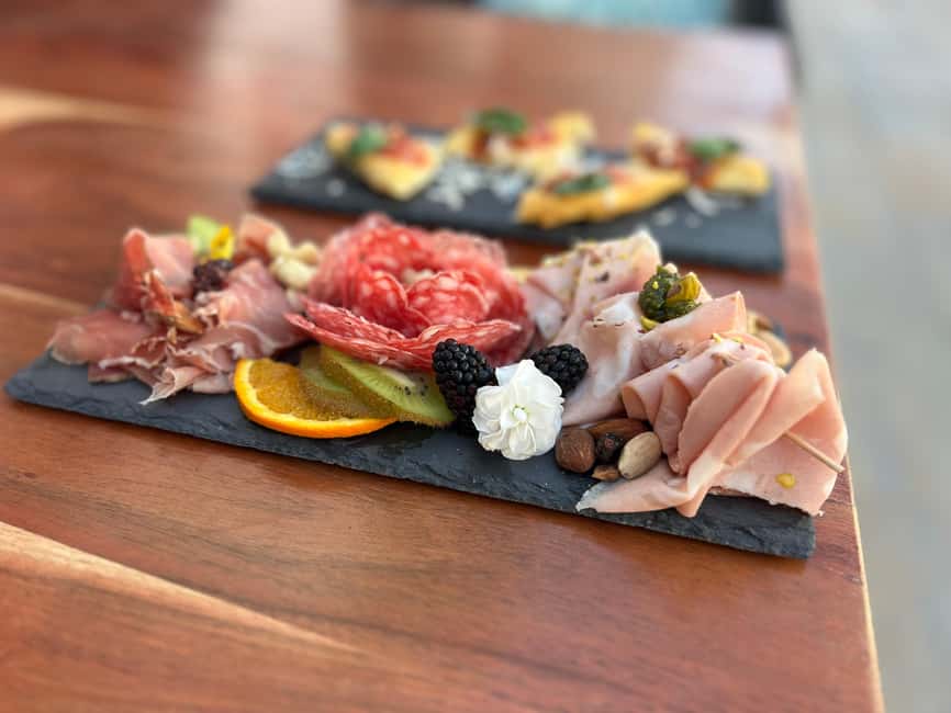 Mallorca: Cocktail & Food Pairing - Three cocktails with a visual touch