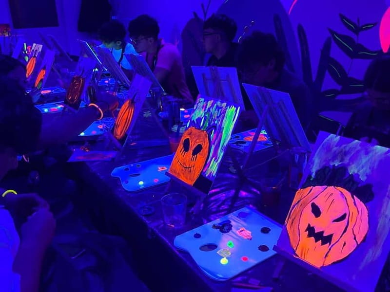Malta: Glow-in-the-Dark Drink & Paint Experience - Key points to know before you book