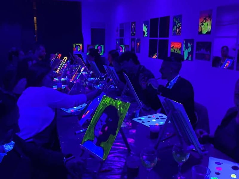 Malta: Glow-in-the-Dark Drink & Paint Experience - Timing, age limits, and practical details