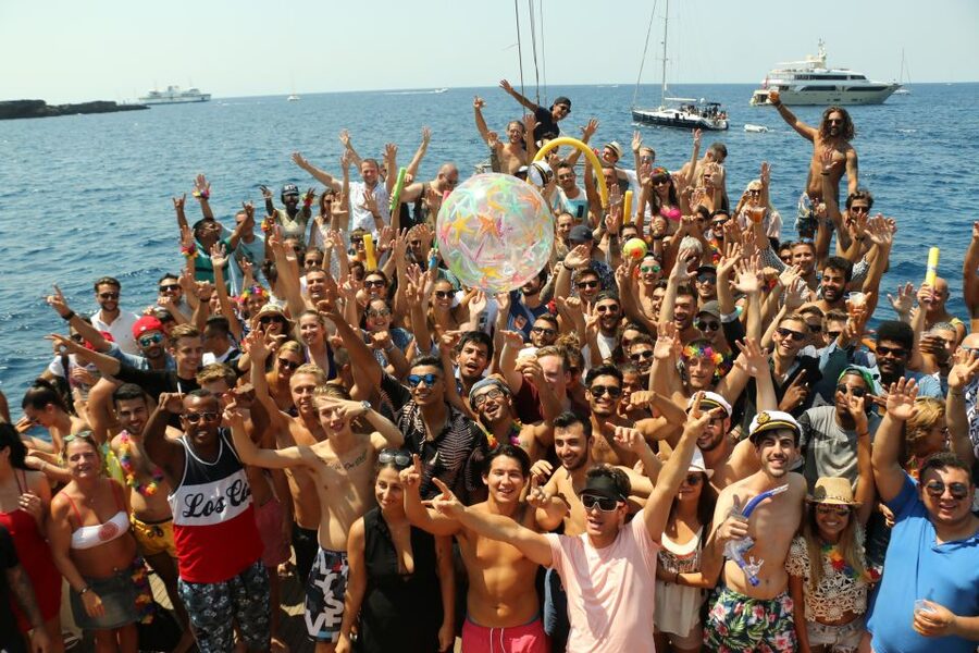 Malta: Lazy Pirate Boat Party with Drinks & Food - Simple preparation makes a difference