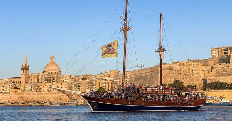 Malta: Lazy Pirate Boat Party with Drinks & Food - The open bar is the main value question