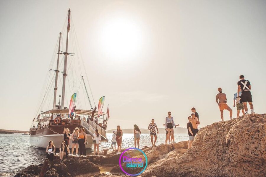 Malta: Sailboat Party with an Open Bar, Snack, and Swimming - The swimming stop from the anchored boat