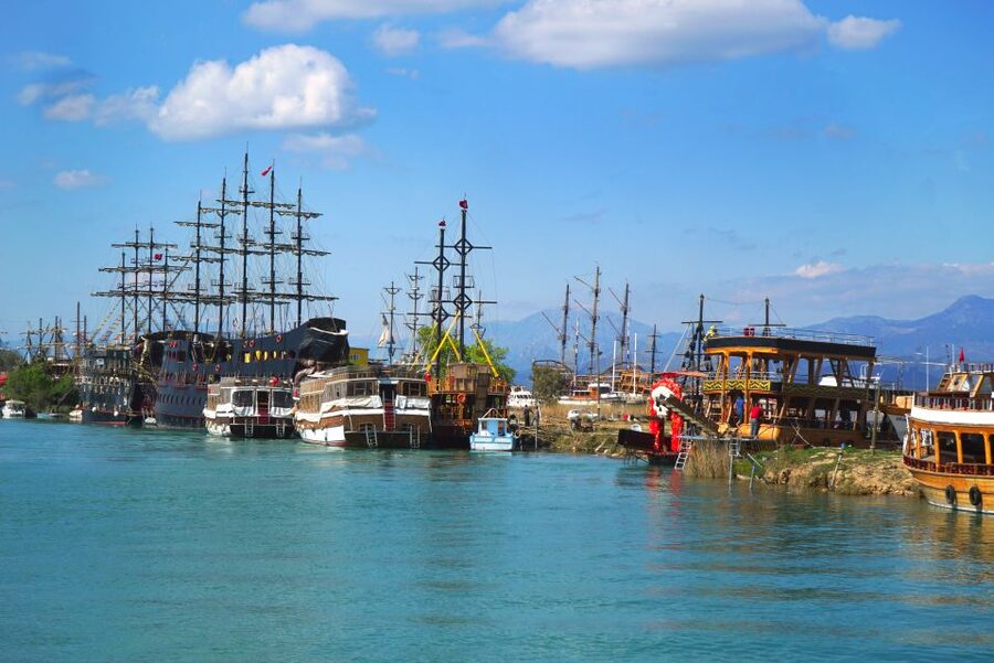 Manavgat Cruise & Grand Bazaar w/Lunch and Unlimited Drinks - The Manavgat River gives this tour its purpose