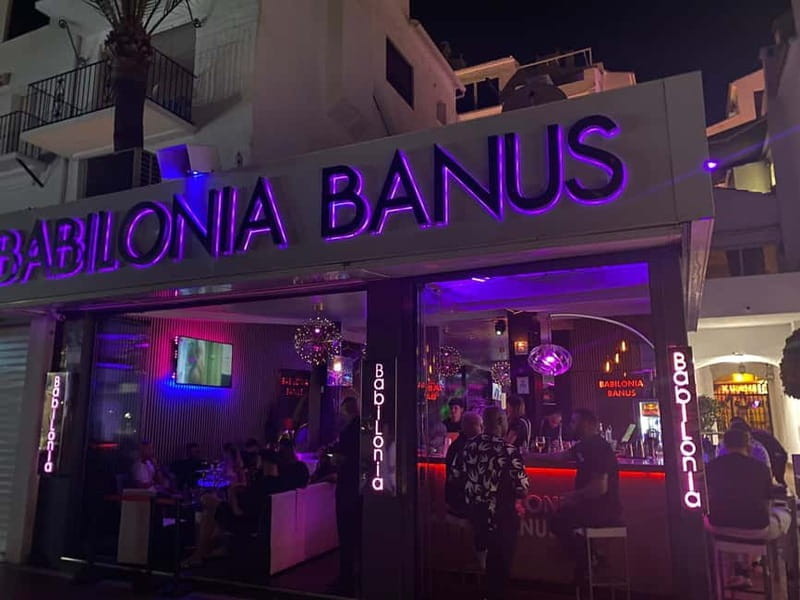 Marbella: Club tour in Puerto Banus, including Drinks and three clubs - Why Puerto Banús Works for a Club Tour