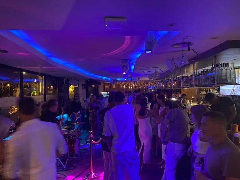 Marbella: Club tour in Puerto Banus, including Drinks and three clubs - Meeting at La Sala in Puerto Banús