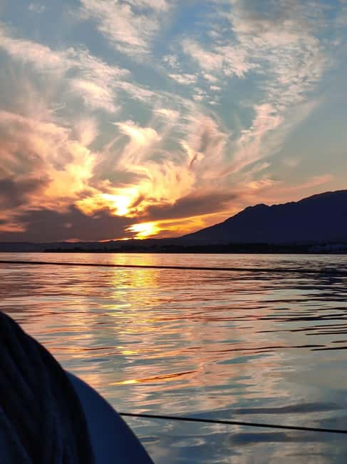 Marbella: Private sailing tour with drink and snack ,2 hours - Leaving Puerto de la Bajadilla