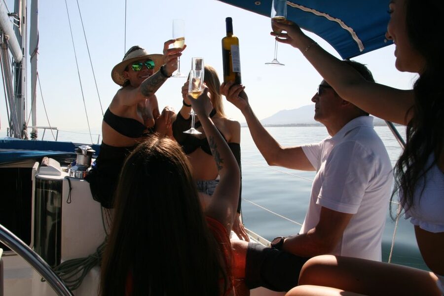 Marbella: Puerto Banús Private Sailing Cruise with Drinks - Should you book the Puerto Banús sailing cruise?
