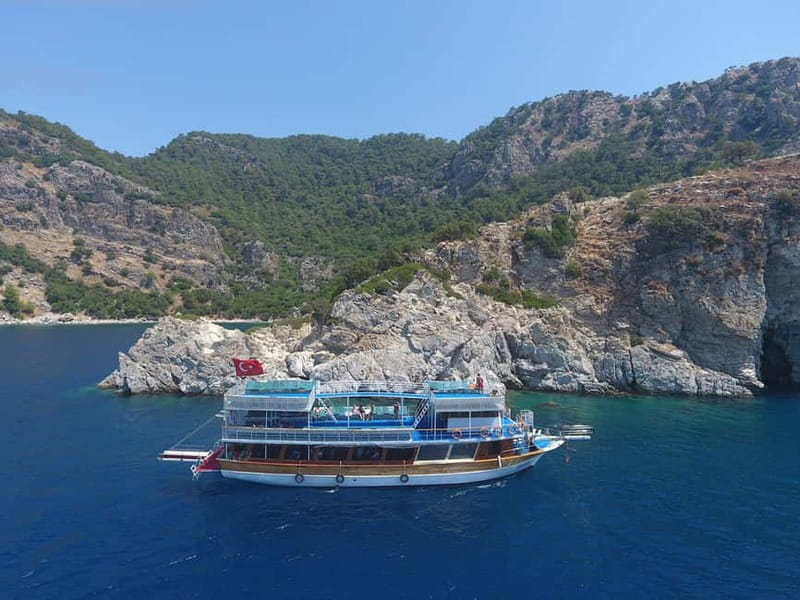 Marmaris: Boat Trip w/Lunch, Transfer & Unlimited Drinks - Lunch is simple, filling, and included