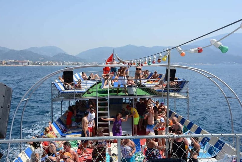 Marmaris: Boat Trip w/Lunch, Transfer & Unlimited Drinks - Turunç Village gives you a break from the boat