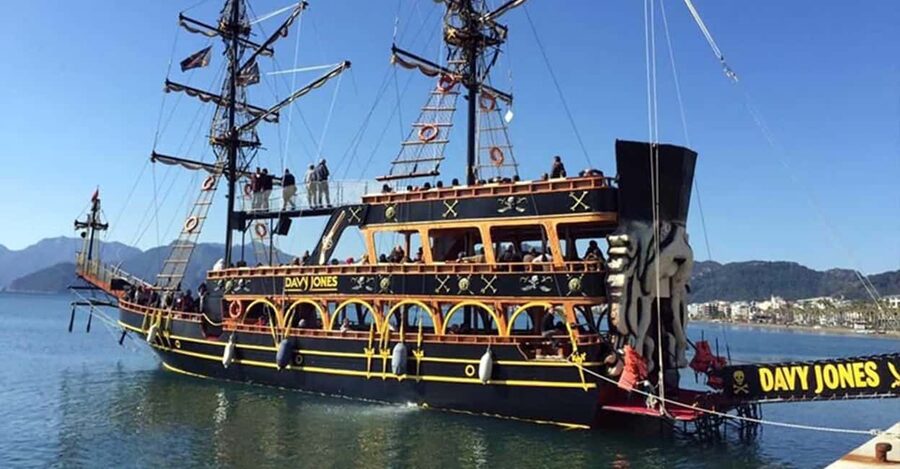 Marmaris Pirate Boat w/ Lunch, Unlimited Drinks & Foam Party - Kizilkum village and the second swimming session