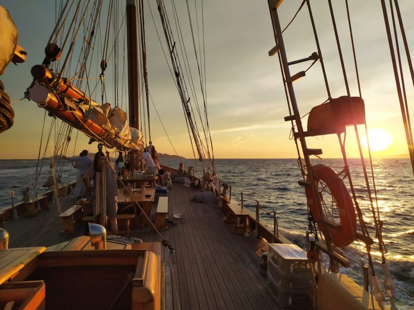 Marseille: Frioul Islands Sunset Cruise with Cocktail Dinner - Who should book this Marseille cruise?