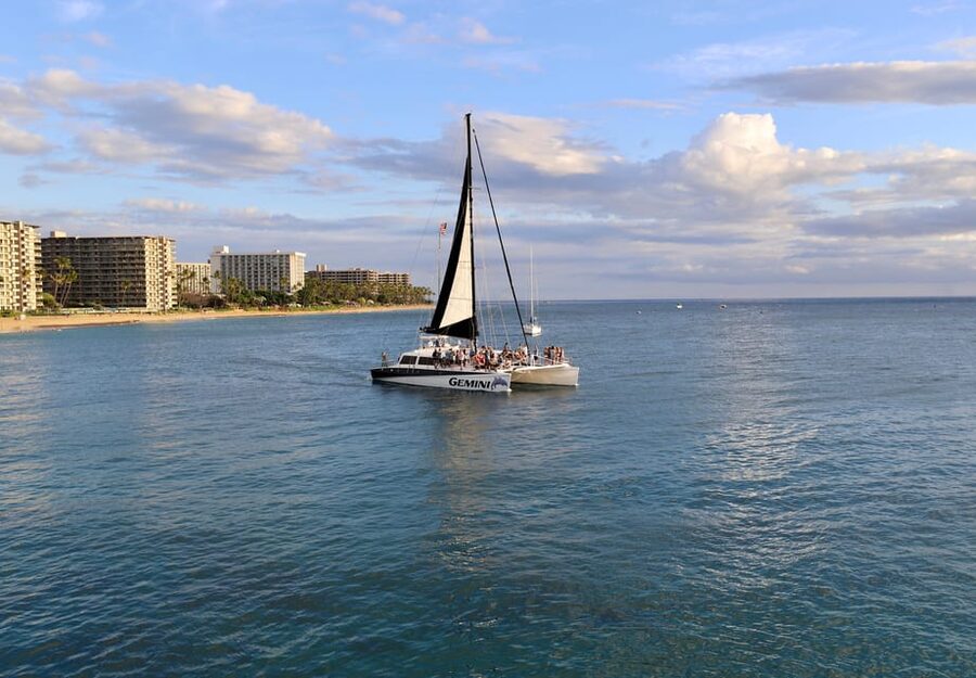 Maui: 2 Hour Sunset Dinner Sail with Open Bar and Appetizers - Sunset and the best photo moments