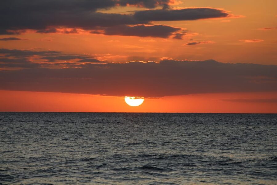 Maui: 2 Hour Sunset Dinner Sail with Open Bar and Appetizers - Practical details that can make the evening smoother