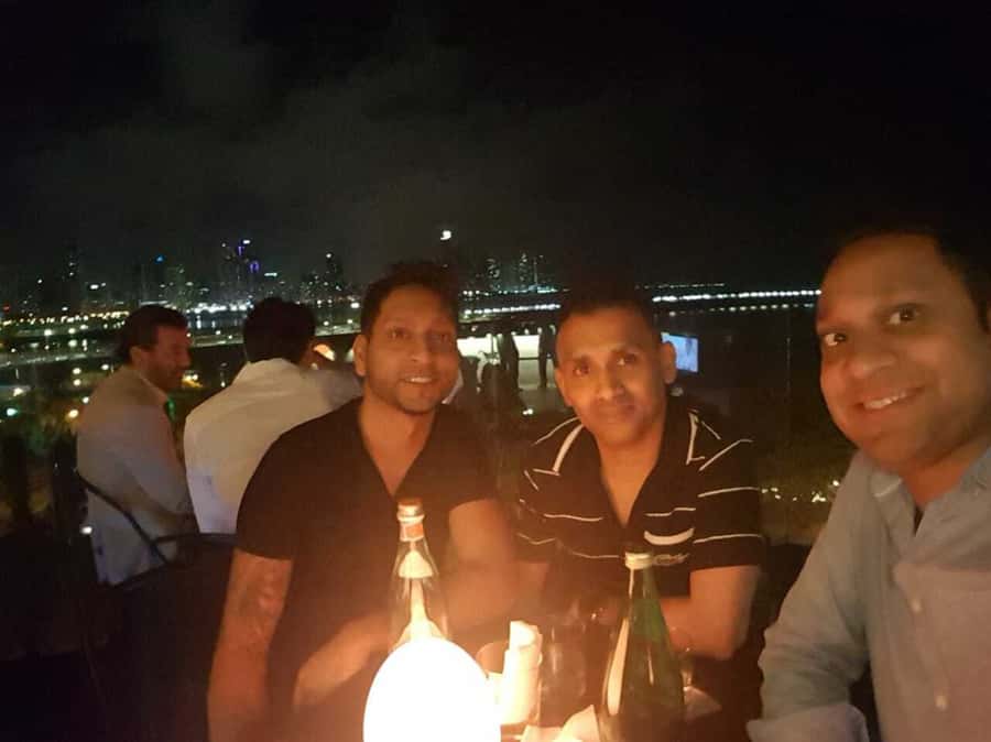 Medellín Pub Crawl Tour with Drinks - Choosing between bars, clubs, and discos
