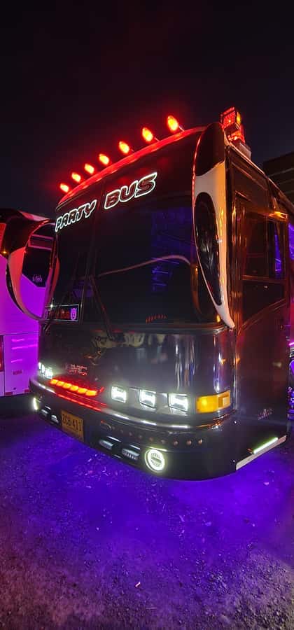 Medellin: Rumbero Party Bus with all the beer you can drink - Milla de Oro shows Medellín’s polished side