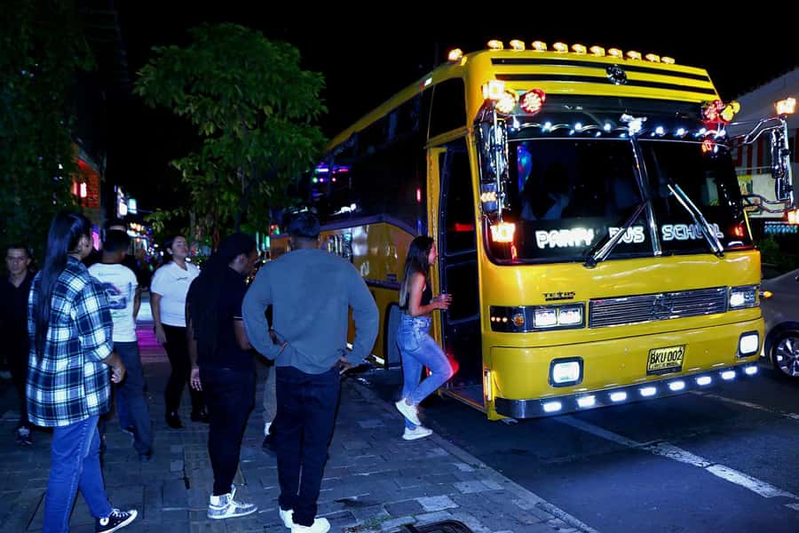 Medellin: Rumbero Party Bus with all the beer you can drink - Meeting in El Poblado at Punto de Encuentro
