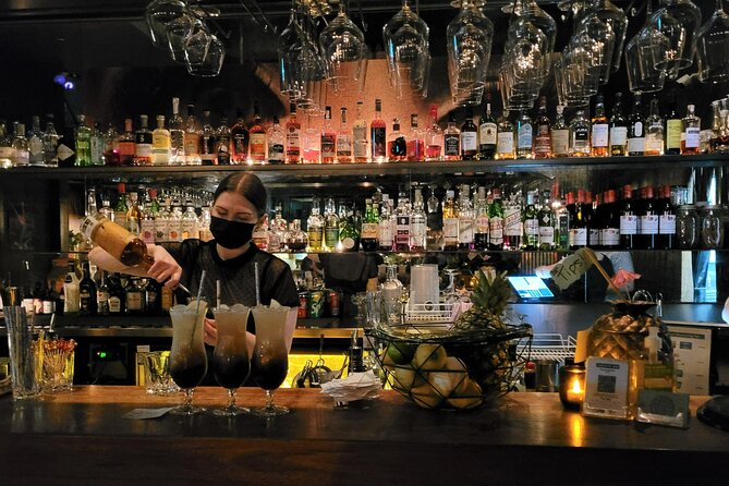 Melbourne: Hidden Bar and Cocktail Tour - The city stories between the bars