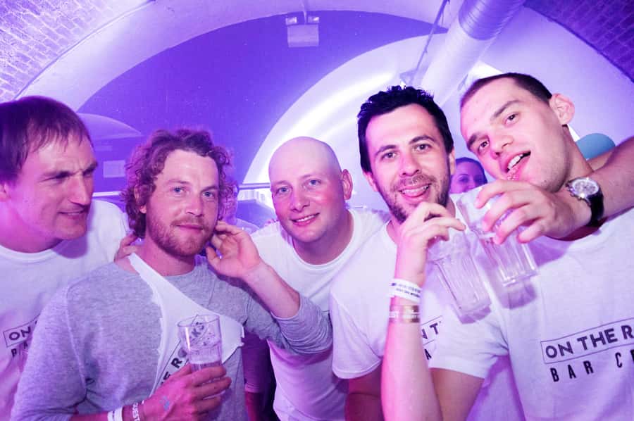 Melbourne: Weekly Bar Crawl: 5 Free shots, Club Entry - Booking, cancellation, and practical planning
