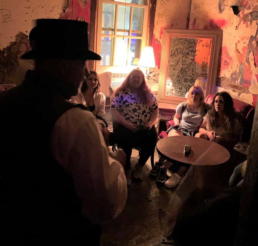 Memphis: Drinking Spirits with Spirits Haunted Pub Crawl - The first part of the route: stories before drinks