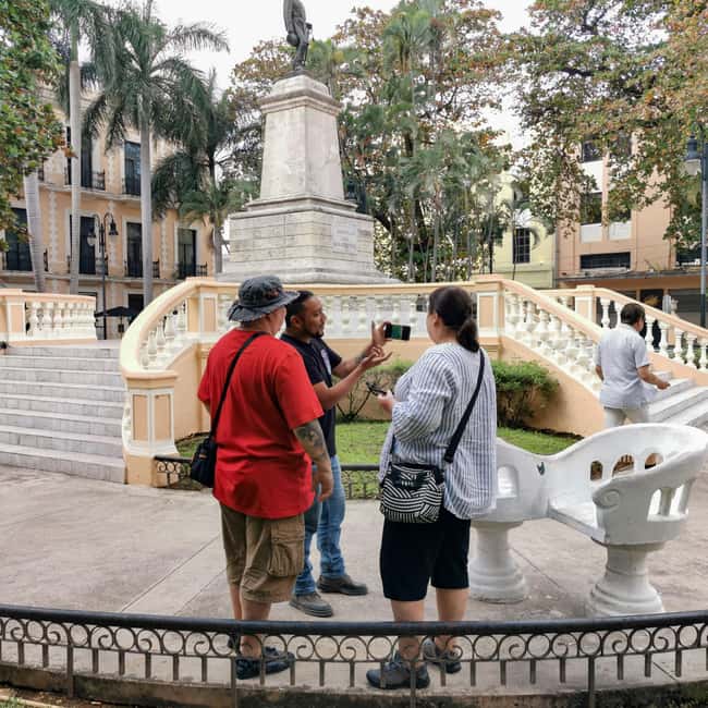 Mérida Walking Tour with Drink & Snacks - Key points at a glance