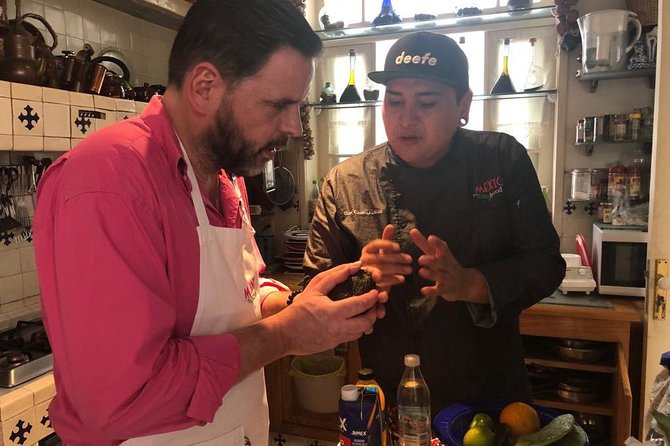 Mexican Cooking Class & Cocktails in Mexico City - Who should book this experience?