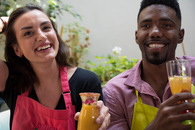 Mexican Cooking Class & Cocktails in Mexico City - Cooking in a Mexico City home
