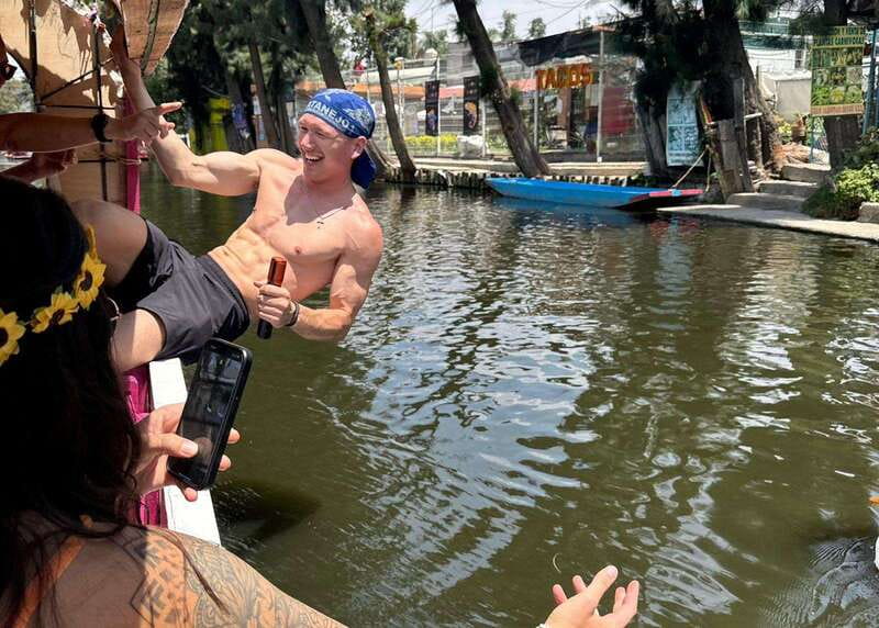 Mexico City: Xochimilco Boat Party with Unlimited Drinks - Games, songs, and the guides who shape the mood