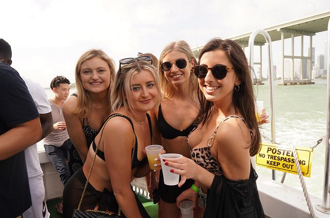 Miami: 3-Hours All Inclusive Party Boat Cruise - Food: enough for a snack, not dinner