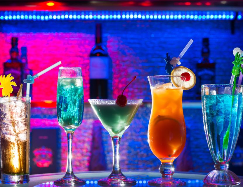 Miami: Ghosts, Boos and Booze Haunted Pub Crawl - Lummus Park, the Tides, and the Villa Casa Casuarina
