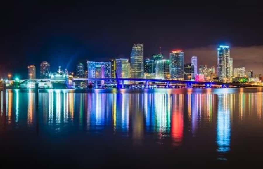 Miami: Party Yacht Cruise with Open Bar and DJ - How to manage the booking risk