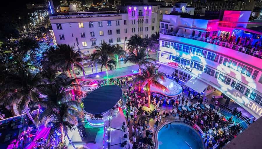 Miami Pub Crawl + Clubbing Experience - What each stop adds to the evening