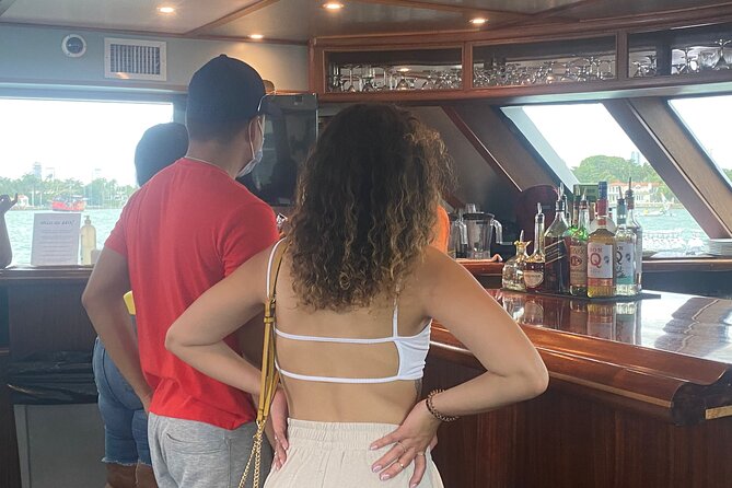 Miami Skyline: Happy Hour Cruise Music & Cash Bar - Fisher Island and Millionaires Row Views