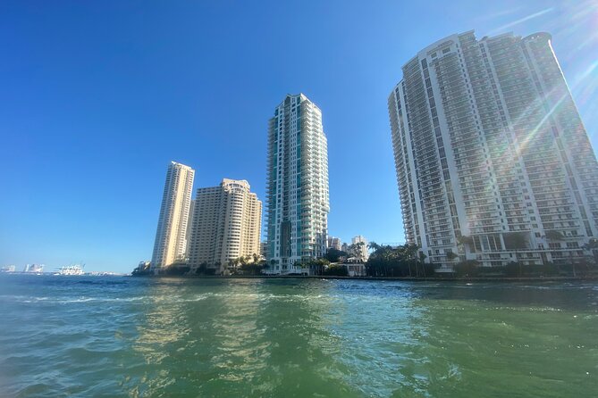 Miami Skyline: Happy Hour Cruise Music & Cash Bar - Star Island and the Venetian Islands