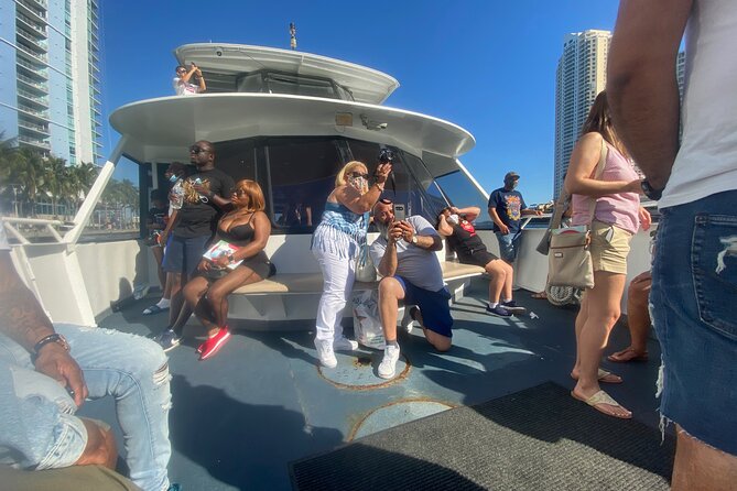 Miami Skyline: Happy Hour Cruise Music & Cash Bar - Bayfront Park and Downtown Miami at the Start