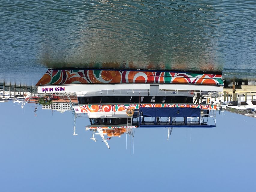 Miami: Sunset Cruise with Celebrity Homes & Open Bar - What the guide adds to the ride