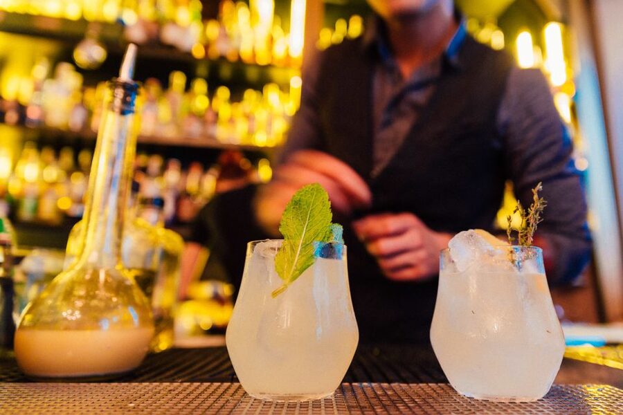 Milan: Private Tour with Drinks & Bites in Centro Storico - Centro Storico sights between the stops