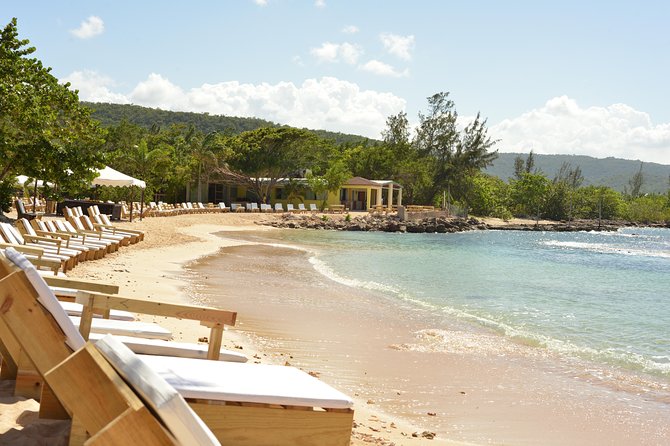 Montego Bay: Bamboo Beach Club VIP Access with Lunch & Cocktails - A beach-club day from Montego Bay