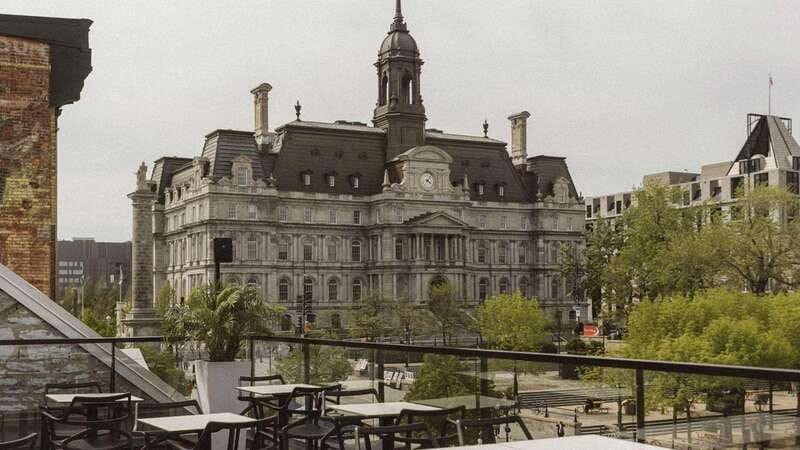 Montreal: Guided Pub Crawl of the City's Skyline Bars - The best photo opportunities come with a tradeoff