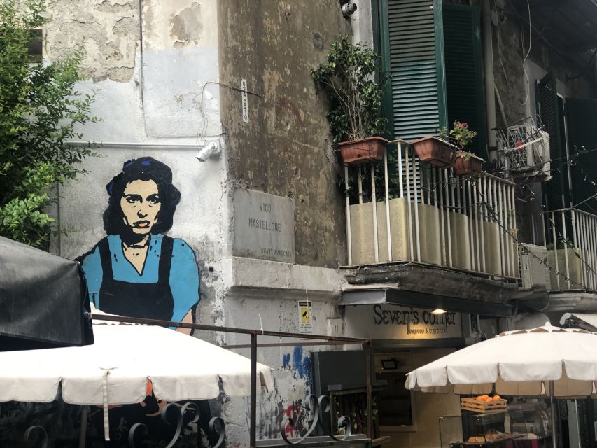 Naples: Guided Pub Crawl in the Old Town - The optional nightclub finish
