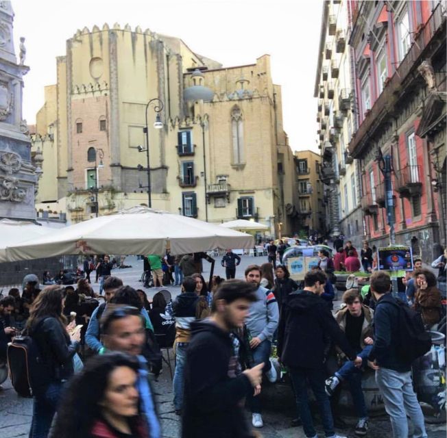 Naples: Guided Pub Crawl in the Old Town - Walking the Old Town after dark
