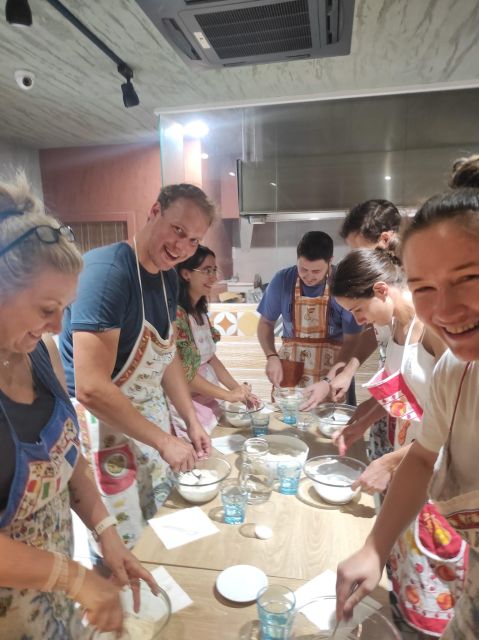 Naples: Small Group Pizza Making with Drink Included - Key points at a glance