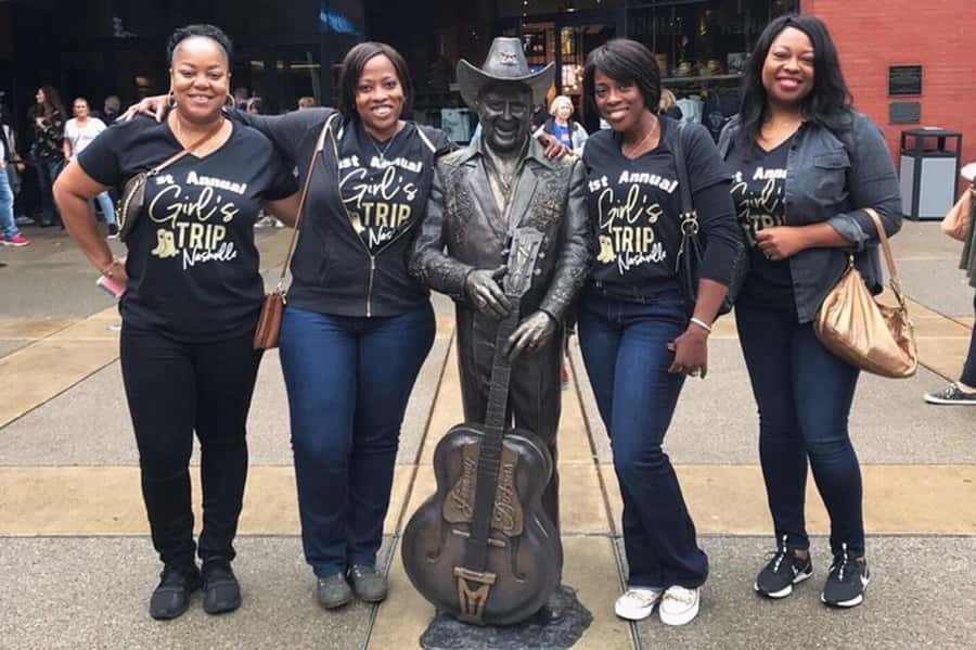 Nashville: Downtown Food, Drink and Sightseeing Walking Tour - A food-first introduction to downtown Nashville
