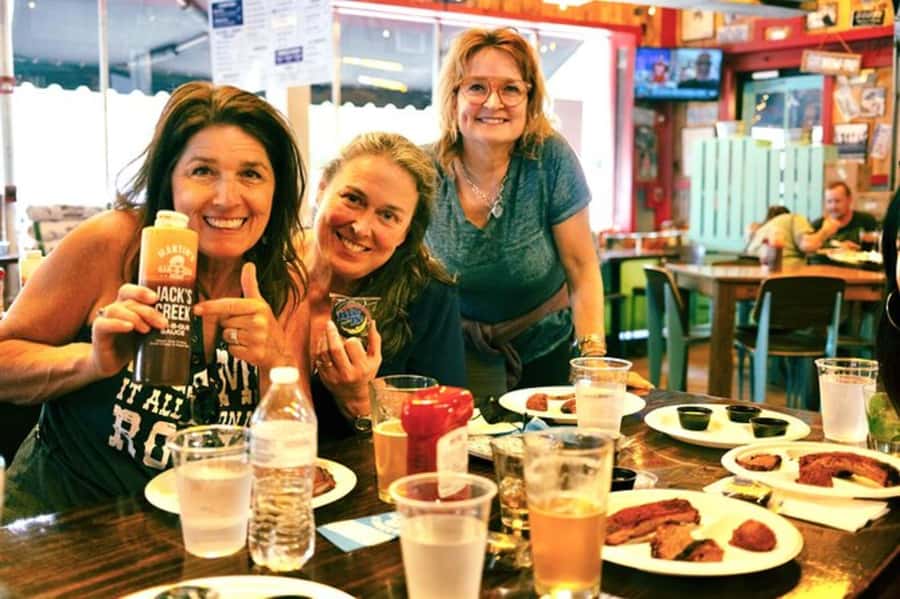 Nashville: Downtown Food, Drink and Sightseeing Walking Tour - Nashville Hot Chicken with a local point of view
