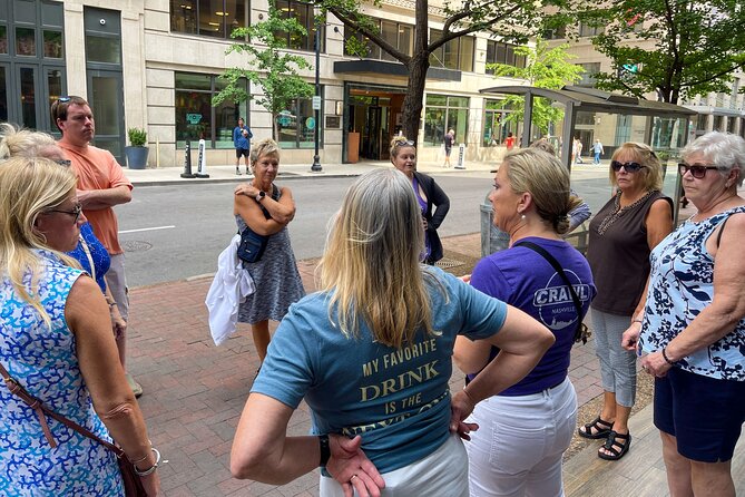 Nashville: Drinkers & Thinkers Pub Crawl - Guides who make the night work